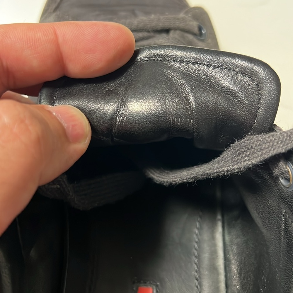 Title:
Prada Black Suede & Nylon Sneakers 4E 2439- Men’s Size 8 good condition - Picture 7 of 10